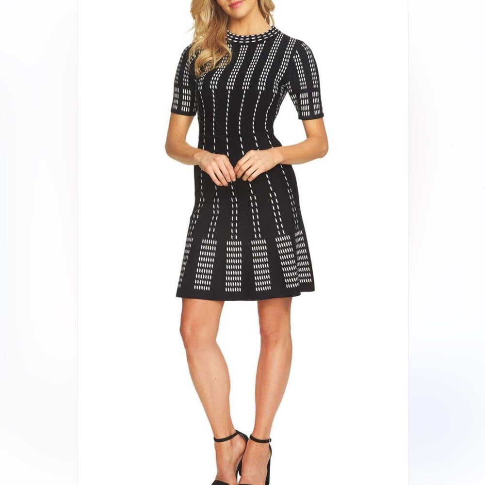 Roz &Ali Elegant Navy and White Patterned knit Dress size large